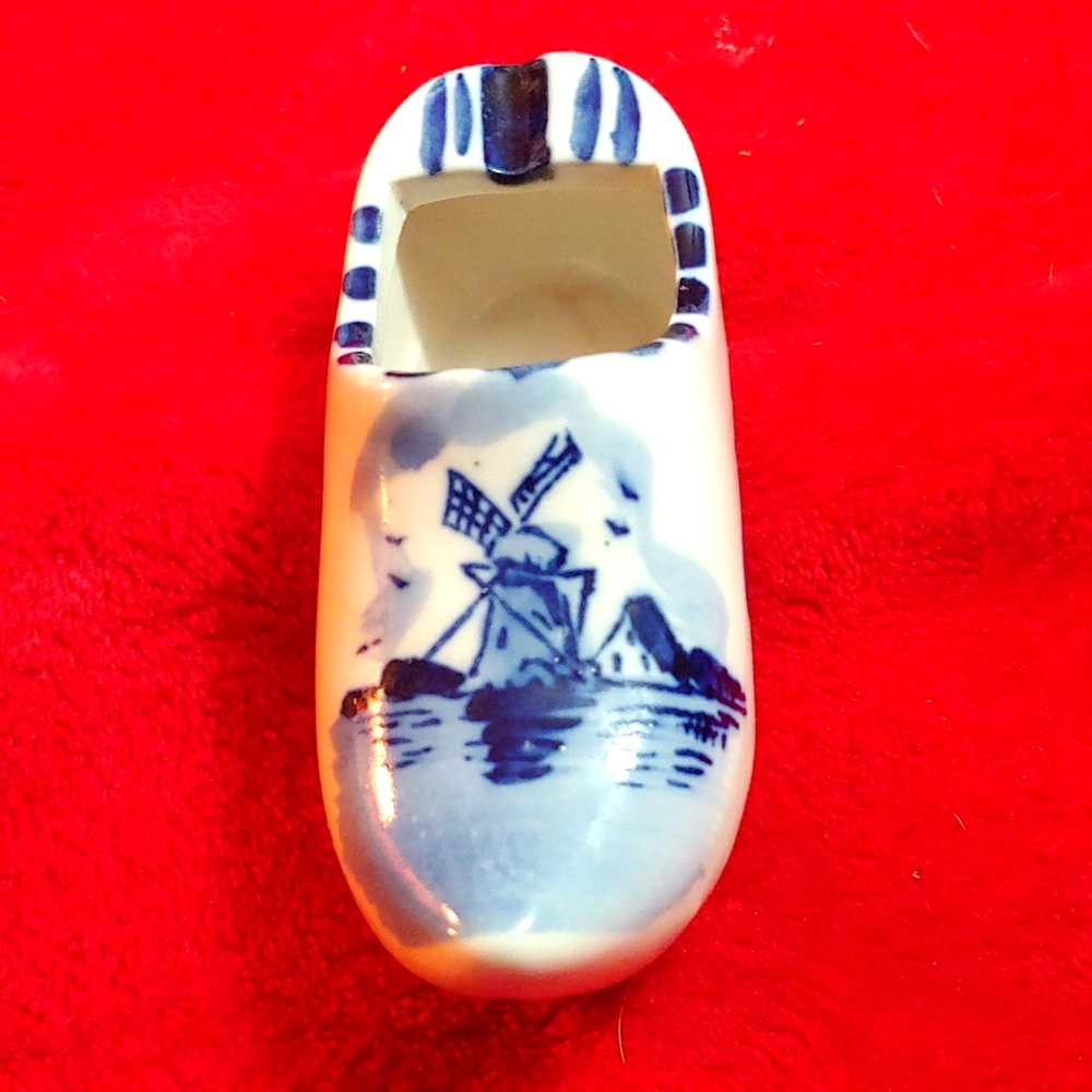 Vintage Delf Blue clog ashtray, Holland